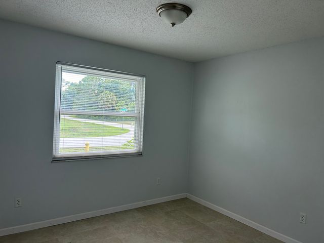 971 Gulfport Road SE, Palm Bay, FL 32909