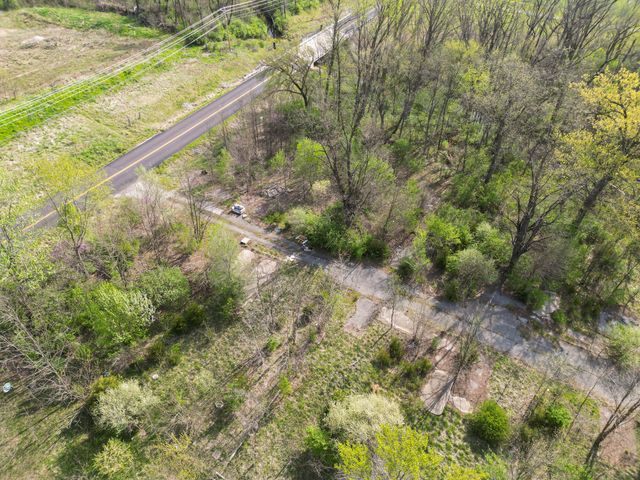 6908 E MEXICO GRAVEL RD, Columbia, MO 65202