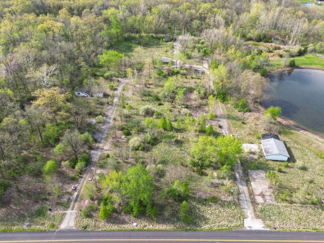 6908 E MEXICO GRAVEL RD, Columbia, MO 65202