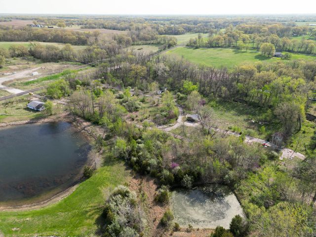 6908 E MEXICO GRAVEL RD, Columbia, MO 65202