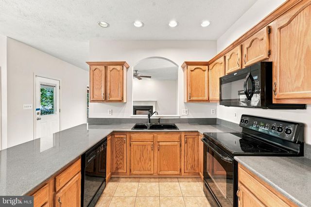 114 SETTLERS CIR, Winchester, VA 22602