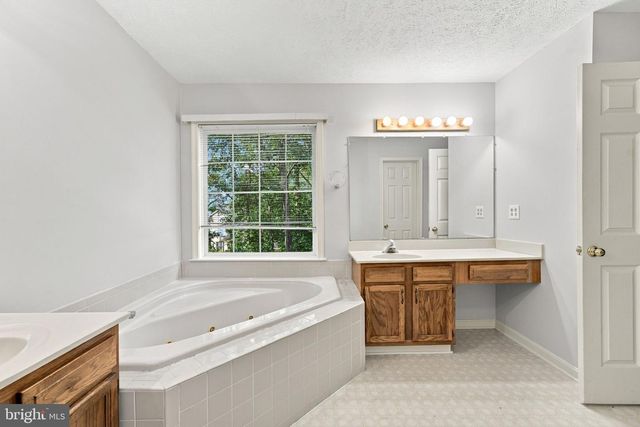 114 SETTLERS CIR, Winchester, VA 22602