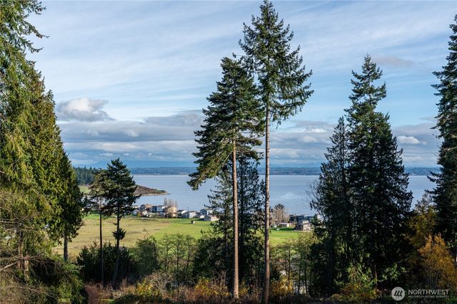 501 Vesper Way, Camano Island, WA 98282
