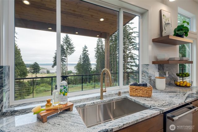 501 Vesper Way, Camano Island, WA 98282