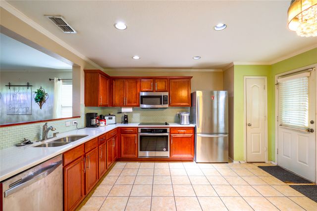8017 Sartain Drive, Fort Worth, TX 76120