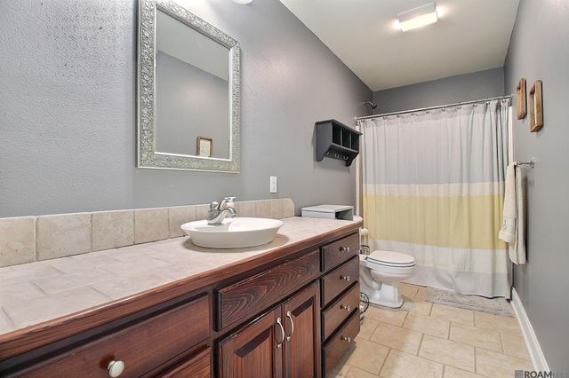 13031 N Ridge Dr, Walker, LA 70785