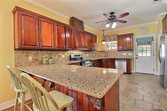 13031 N Ridge Dr, Walker, LA 70785