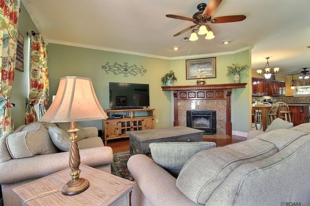 13031 N Ridge Dr, Walker, LA 70785