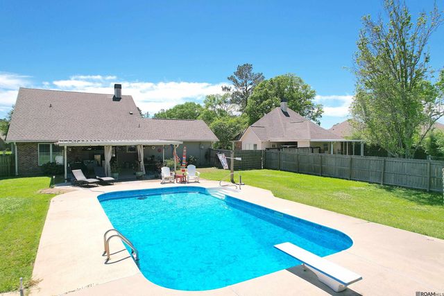 13031 N Ridge Dr, Walker, LA 70785