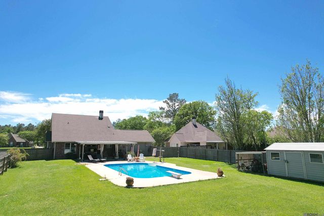 13031 N Ridge Dr, Walker, LA 70785