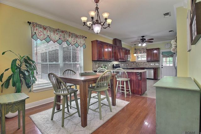 13031 N Ridge Dr, Walker, LA 70785