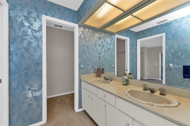 975 N DORAL LANE, Venice, FL 34293