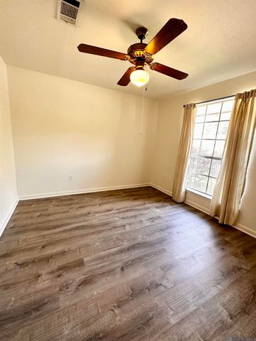 9955 Buttercup Dr, Baton Rouge, LA 70809