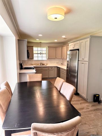 9955 Buttercup Dr, Baton Rouge, LA 70809