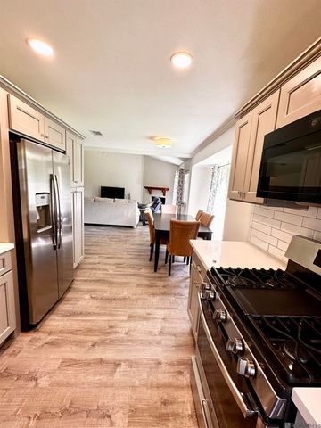 9955 Buttercup Dr, Baton Rouge, LA 70809