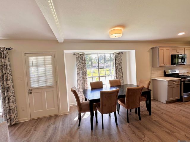 9955 Buttercup Dr, Baton Rouge, LA 70809