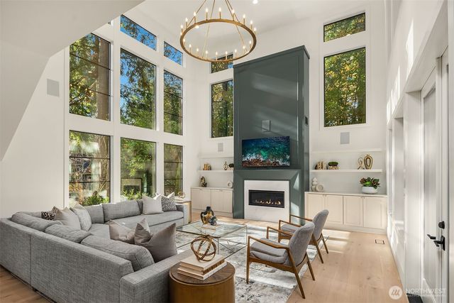 17020 NE 93rd Court, Redmond, WA 98052