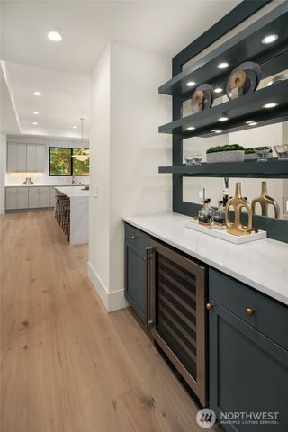 17020 NE 93rd Court, Redmond, WA 98052