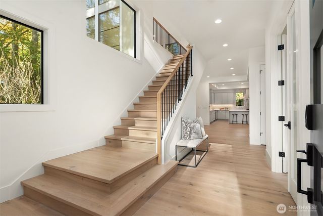 17020 NE 93rd Court, Redmond, WA 98052