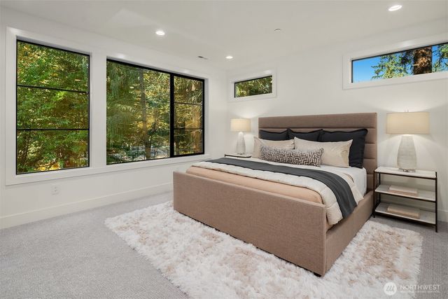 17020 NE 93rd Court, Redmond, WA 98052