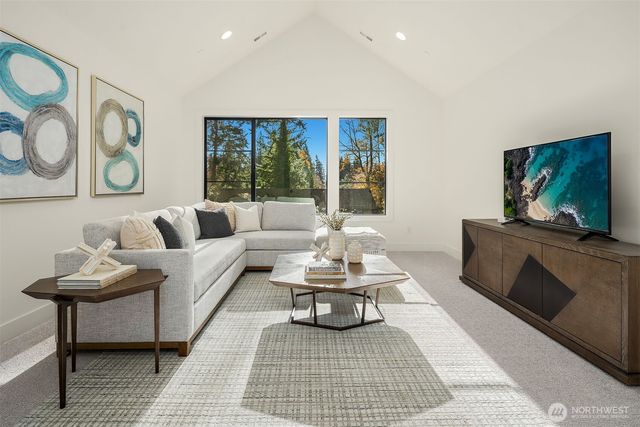 17020 NE 93rd Court, Redmond, WA 98052