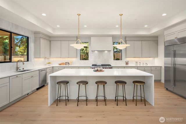 17020 NE 93rd Court, Redmond, WA 98052