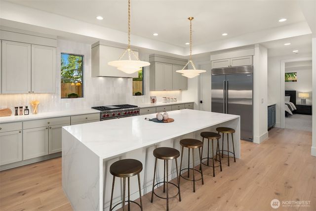 17020 NE 93rd Court, Redmond, WA 98052