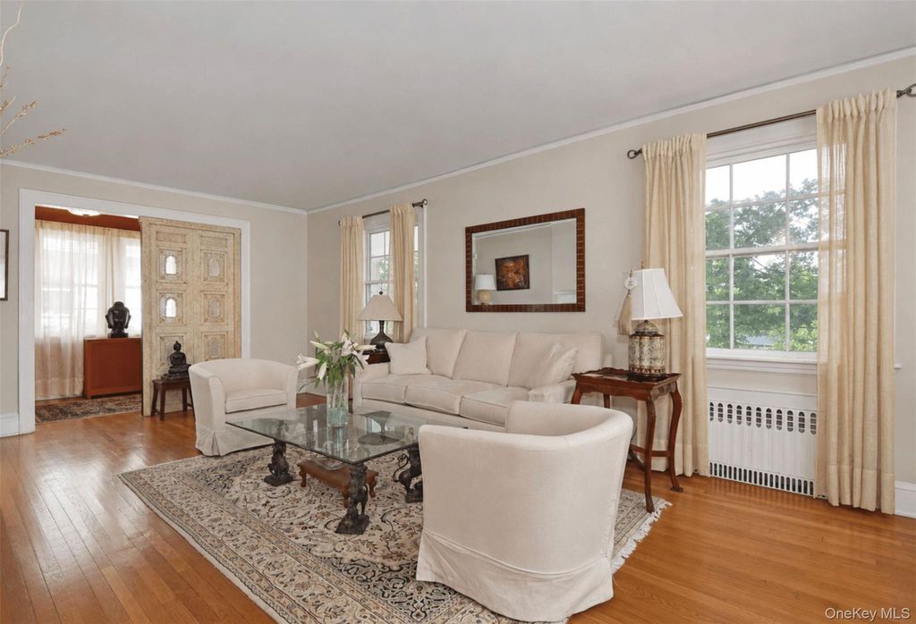 579 Manor Lane, Pelham, NY 10803 — photo 4