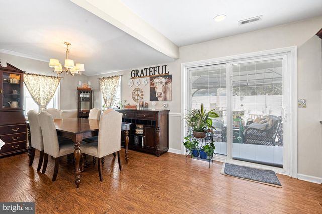 28 MACINTOSH RD, Levittown, PA 19056