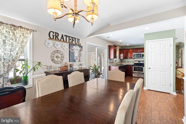 28 MACINTOSH RD, Levittown, PA 19056