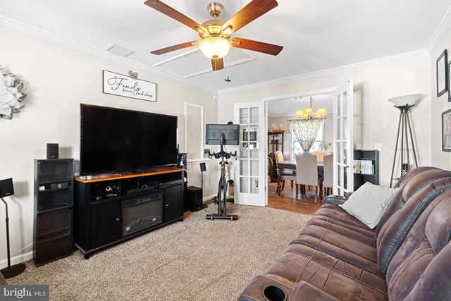 28 MACINTOSH RD, Levittown, PA 19056