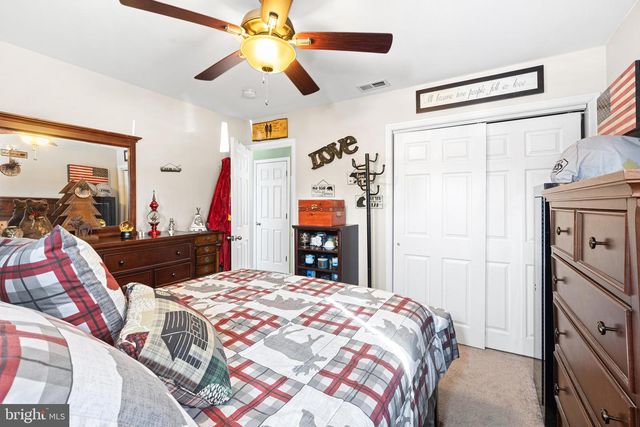 28 MACINTOSH RD, Levittown, PA 19056