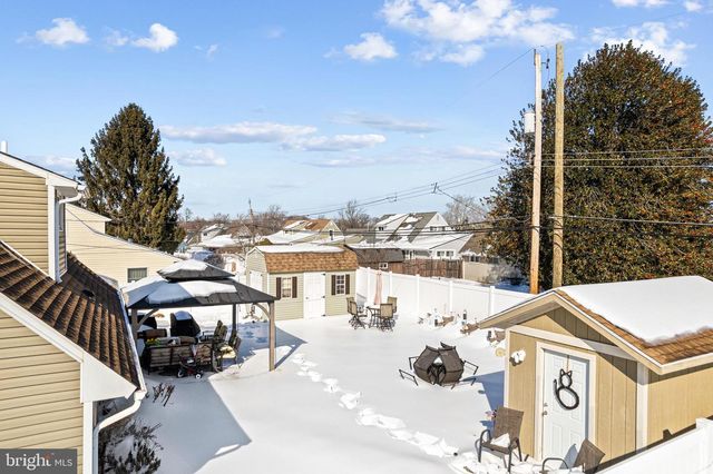 28 MACINTOSH RD, Levittown, PA 19056