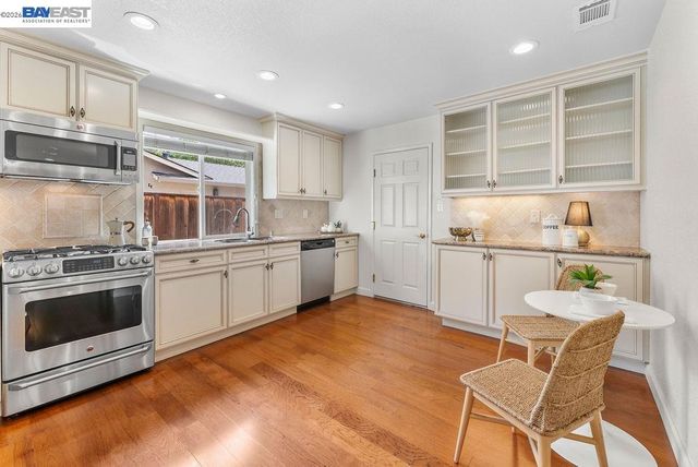 529 Navajo Pl, Danville, CA 94526