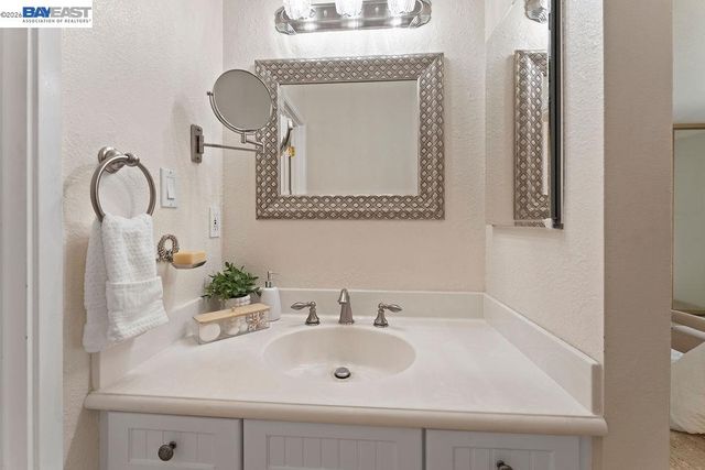 529 Navajo Pl, Danville, CA 94526