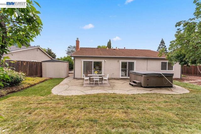 529 Navajo Pl, Danville, CA 94526