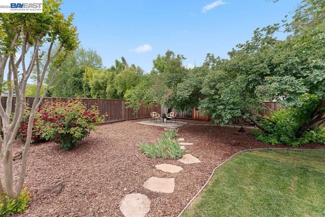 529 Navajo Pl, Danville, CA 94526