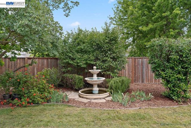 529 Navajo Pl, Danville, CA 94526