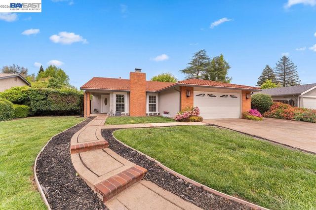 529 Navajo Pl, Danville, CA 94526