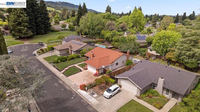 529 Navajo Pl, Danville, CA 94526