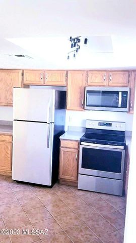 10126 E Arizmo Street, Tucson, AZ 85748