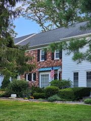 96 East Avenue APT C, New Canaan, CT 06840