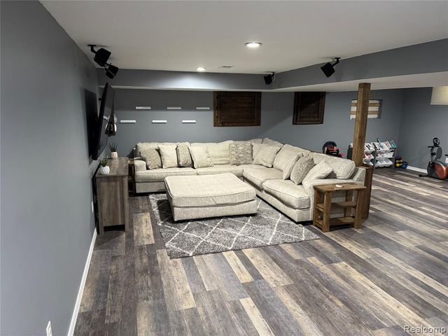 1712 Peppermill Road, Lapeer, MI 48446