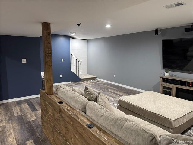 1712 Peppermill Road, Lapeer, MI 48446