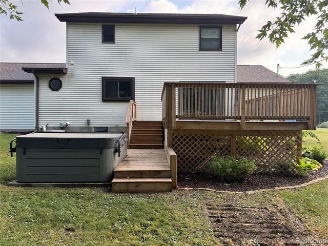 1712 Peppermill Road, Lapeer, MI 48446
