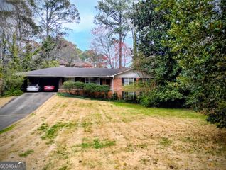 1663 Colebrook Circle, Decatur, GA 30033