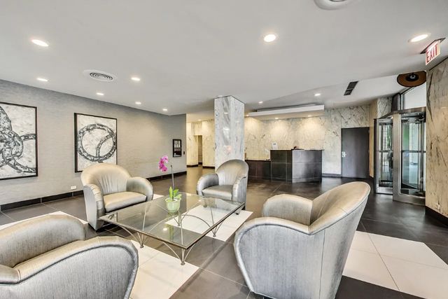 222 E PEARSON Street 2307, Chicago, IL 60611