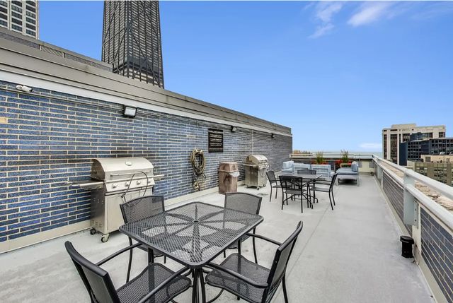 222 E PEARSON Street 2307, Chicago, IL 60611