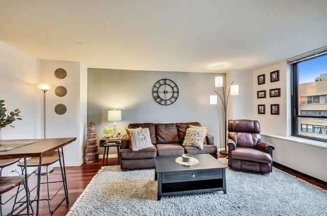 222 E PEARSON Street 2307, Chicago, IL 60611