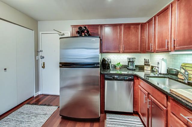 222 E PEARSON Street 2307, Chicago, IL 60611